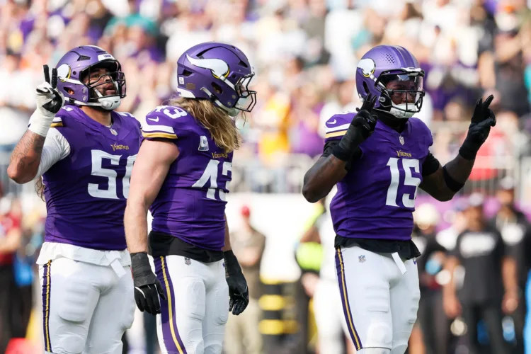 Vikings dominate Miami to stay unbeaten